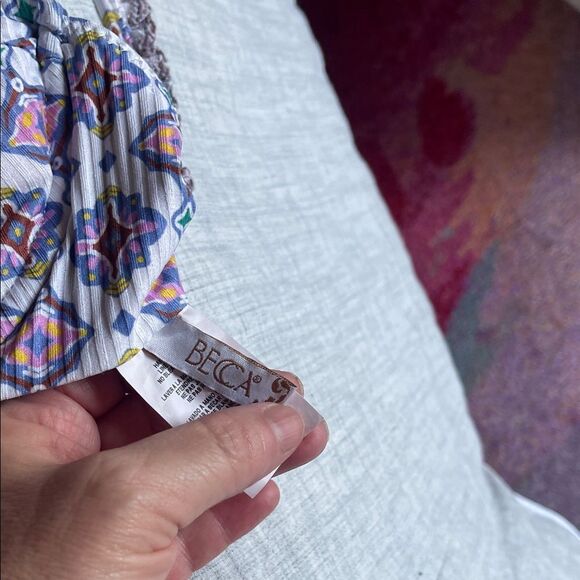 Patterned Two Piece Swimsuit - Picture 7 of 8